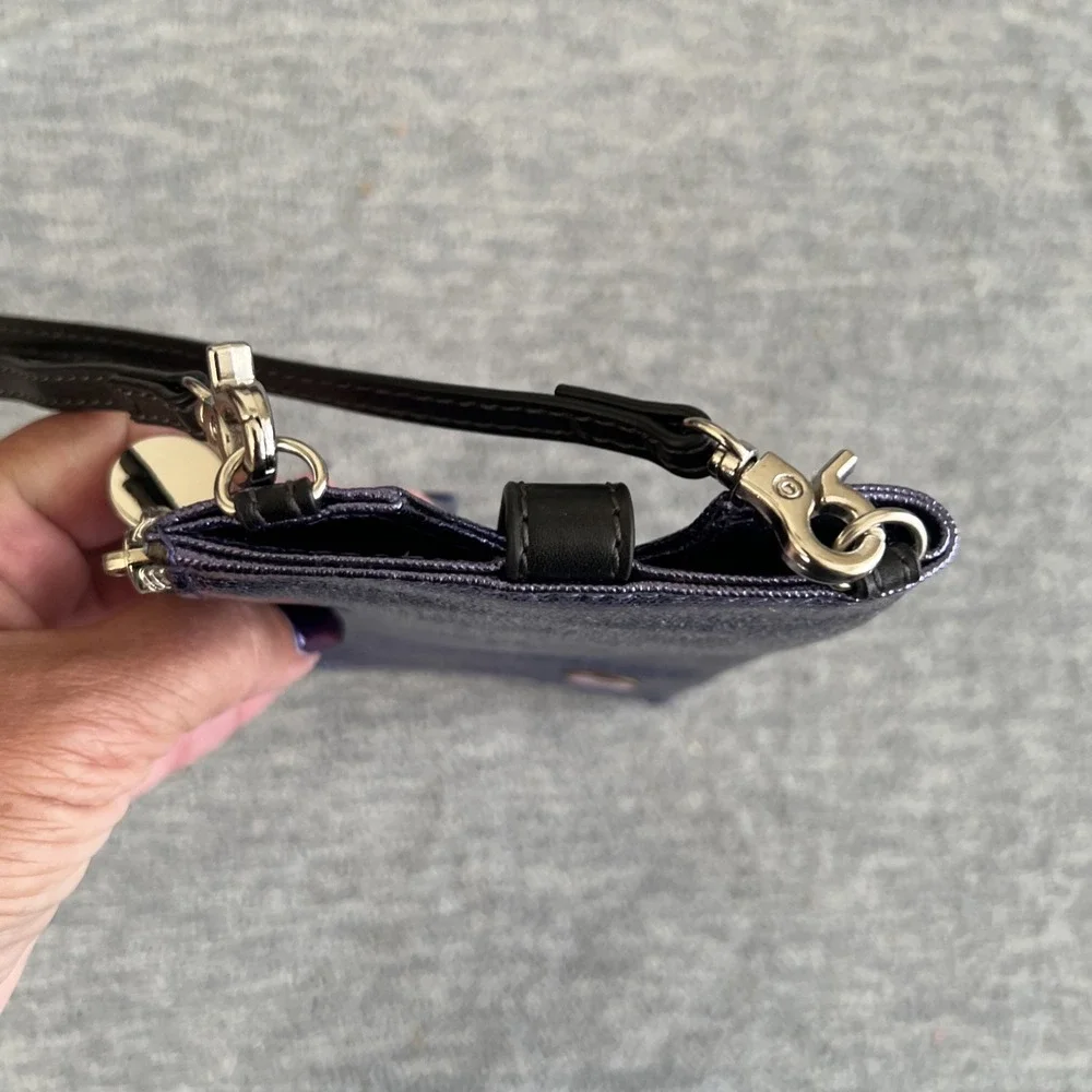 Sakroots Ella Smartphone Sling Crossbody Wallet Removable Strap Purple‎ Elephant